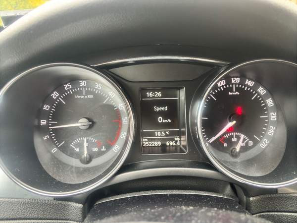 Skoda Superb Vantaa - valokuva 7