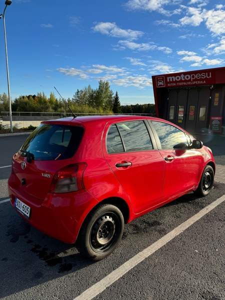 Toyota Yaris Куопио - изображение 3