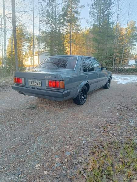 Toyota Carina Каяни - изображение 4