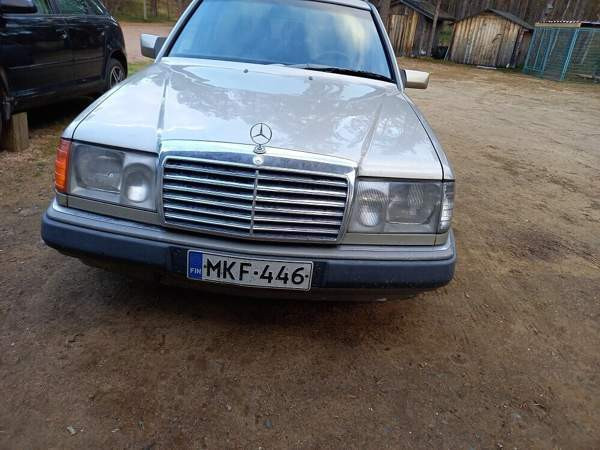 Mercedes-Benz 300 Muonio - valokuva 1