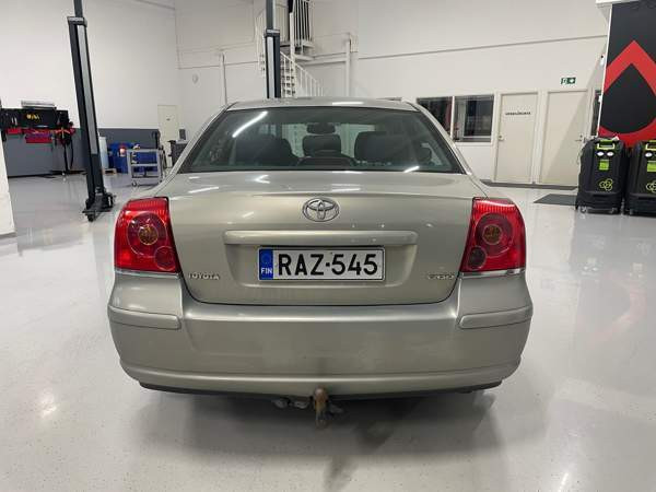 Toyota Avensis Nurmijaervi – foto 5