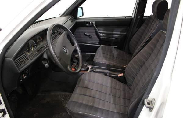 Mercedes-Benz 190 Jokioinen - изображение 8