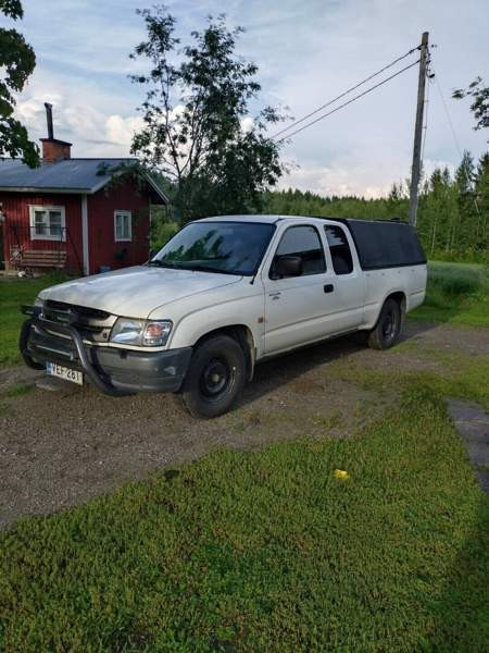 Toyota Hilux Kinnula - изображение 1