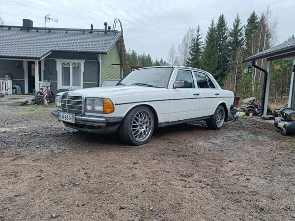 Mercedes-Benz 230 Virolahti - valokuva 1