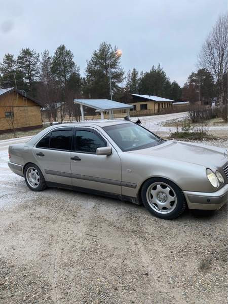 Mercedes-Benz E Lons-le-Saunier - photo 1