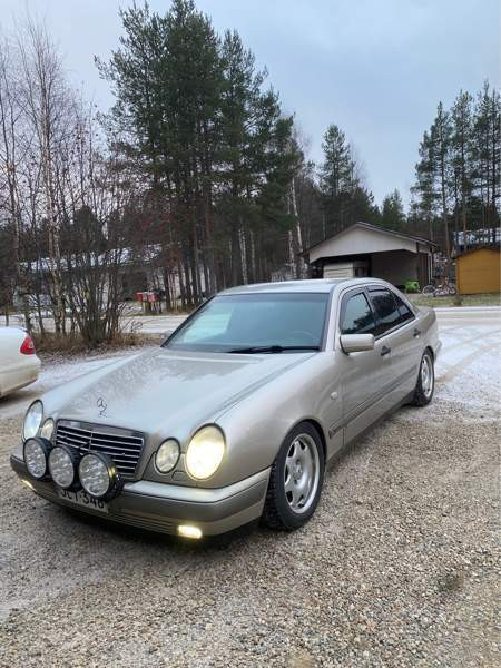 Mercedes-Benz E Lons-le-Saunier - photo 4