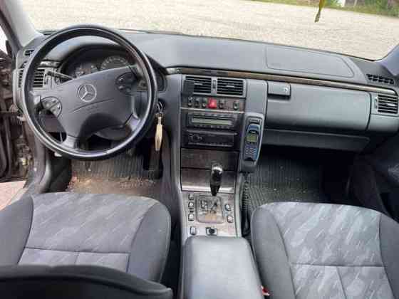 Mercedes-Benz E Рованиеми