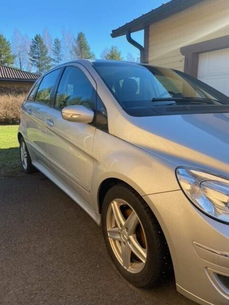 Mercedes-Benz B Ugleural'skiy - valokuva 3