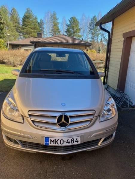 Mercedes-Benz B Ugleural'skiy - valokuva 1