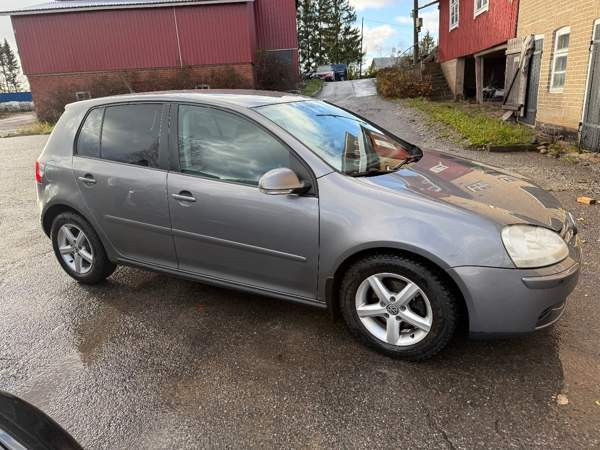 Volkswagen Golf Turtkul - valokuva 1
