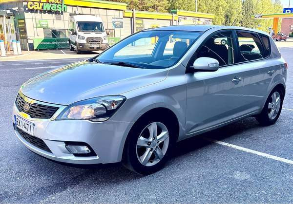 Kia Ceed Glebychevo - valokuva 2