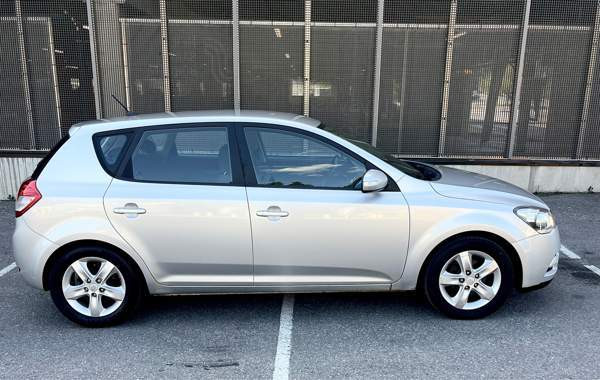 Kia Ceed Glebychevo - valokuva 4