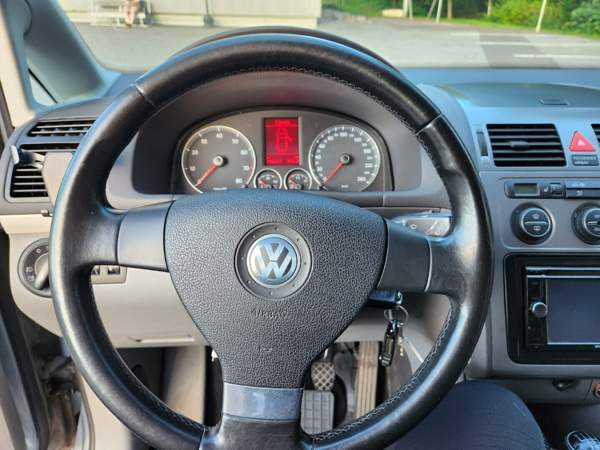 Volkswagen Touran Turtkul - valokuva 7