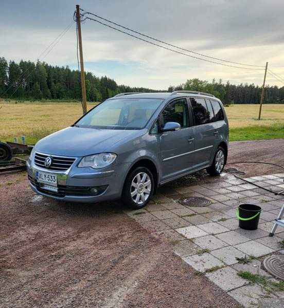Volkswagen Touran Turtkul - valokuva 1