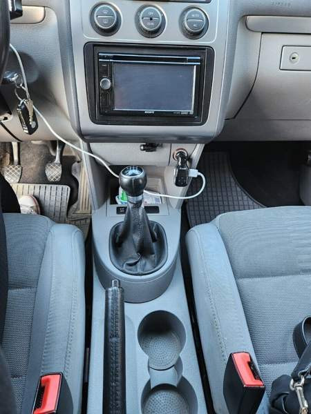 Volkswagen Touran Turtkul - valokuva 8