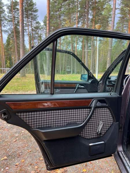 Mercedes-Benz 230 Jaemsae – foto 3