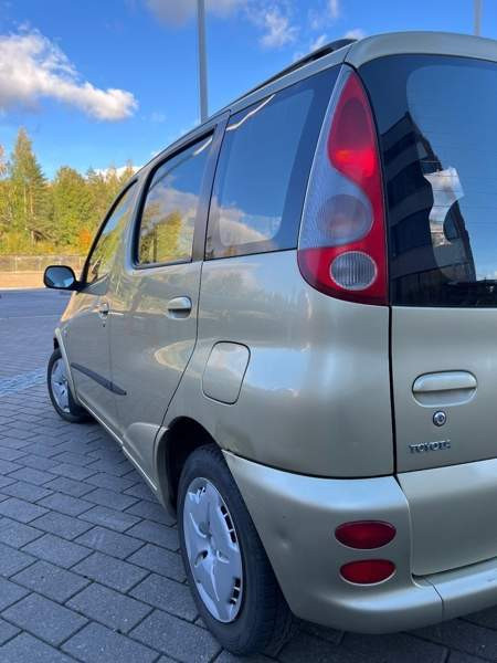 Toyota Yaris Verso Glebychevo - valokuva 3