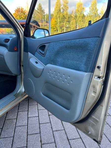 Toyota Yaris Verso Glebychevo - valokuva 7