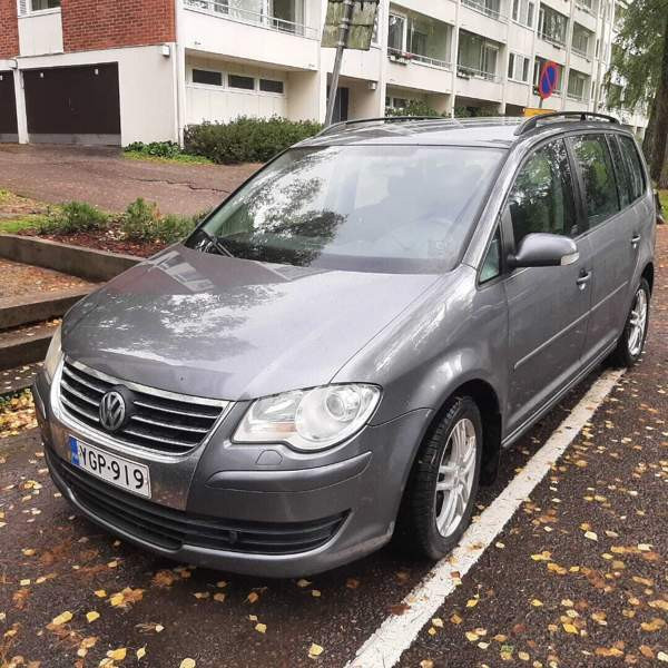 Volkswagen Touran Espoo - valokuva 1