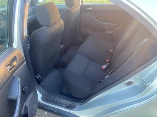 Toyota Avensis Kurikka - valokuva 7