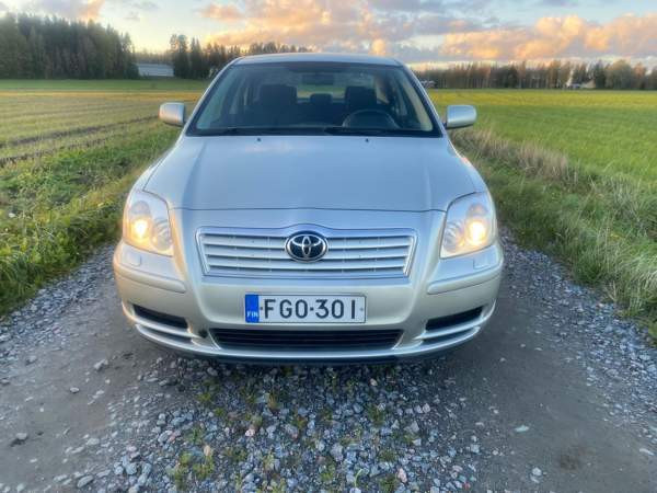 Toyota Avensis Kurikka - valokuva 5
