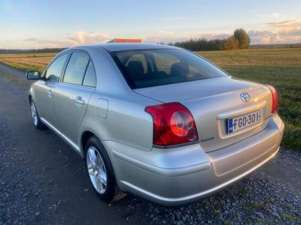 Toyota Avensis Kurikka - valokuva 4