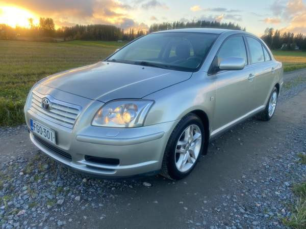 Toyota Avensis Kurikka - valokuva 1