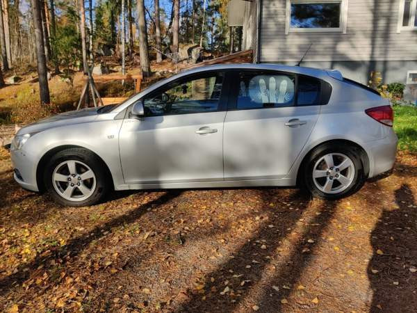 Chevrolet Cruze Порвоо - изображение 6