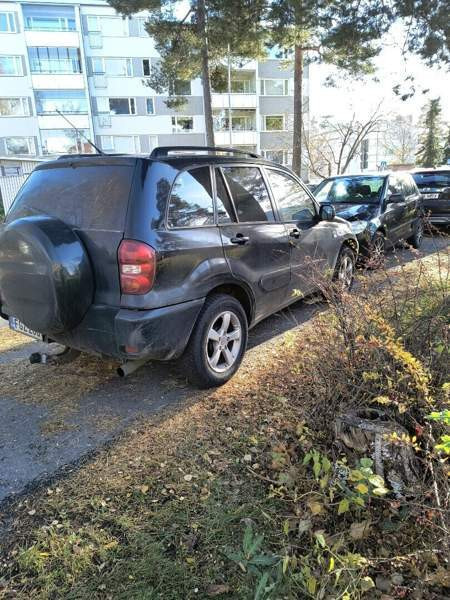Toyota RAV4 Helsinki - valokuva 4