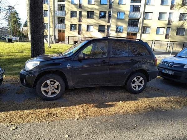 Toyota RAV4 Helsinki - valokuva 2