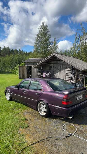 Mercedes-Benz C Soini - valokuva 1