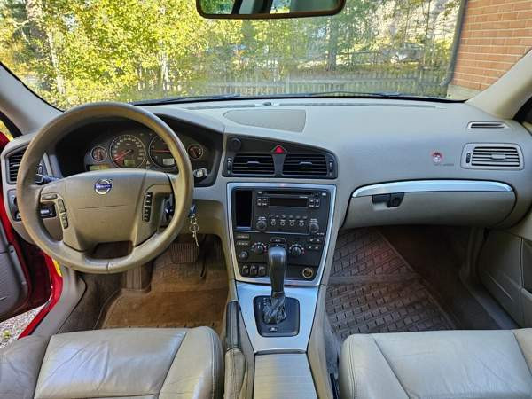 Volvo V70 Sarov - valokuva 8