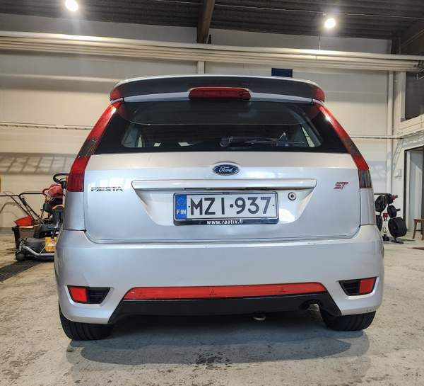 Ford Fiesta Heinola - valokuva 6