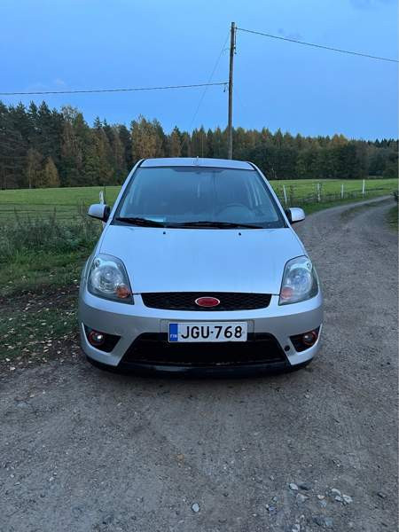 Ford Fiesta Mikkeli - valokuva 2