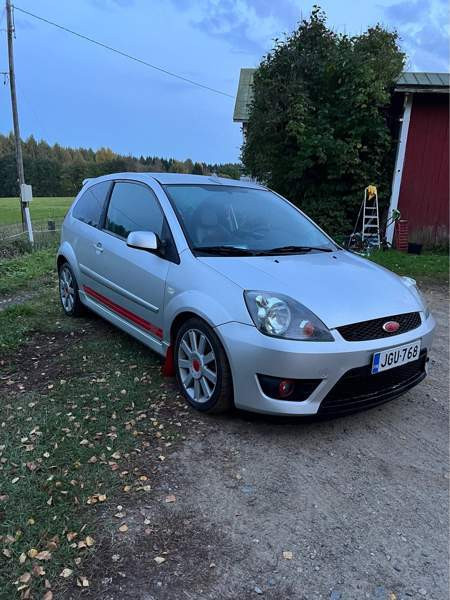 Ford Fiesta Mikkeli - valokuva 3
