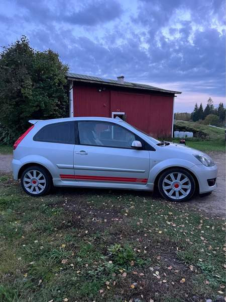 Ford Fiesta Mikkeli - valokuva 6