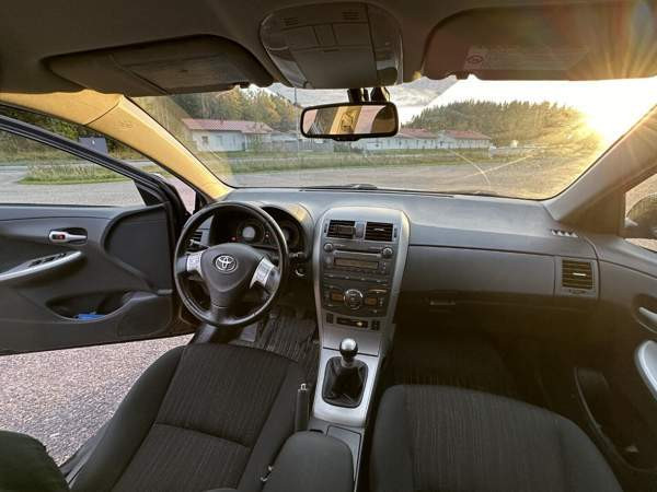 Toyota Corolla Turtkul - valokuva 5