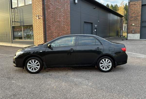 Toyota Corolla Turtkul - valokuva 2