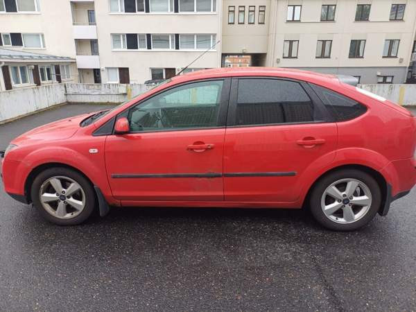 Ford Focus Oulu - valokuva 2