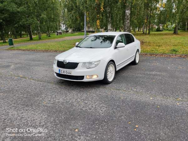 Skoda Superb Миккели - изображение 8
