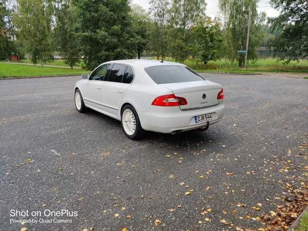Skoda Superb Миккели - изображение 5
