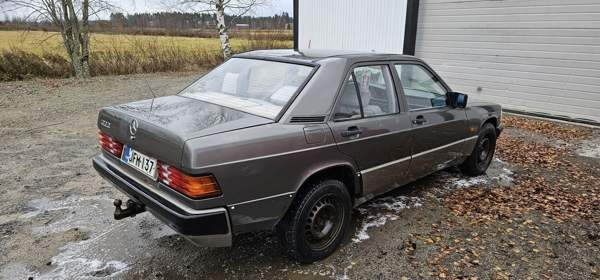 Mercedes-Benz 190 Сейняйоки - изображение 4