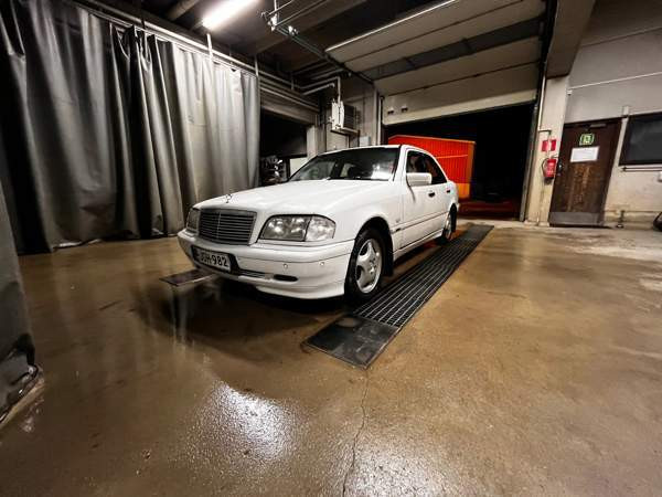 Mercedes-Benz C Kempele - valokuva 1