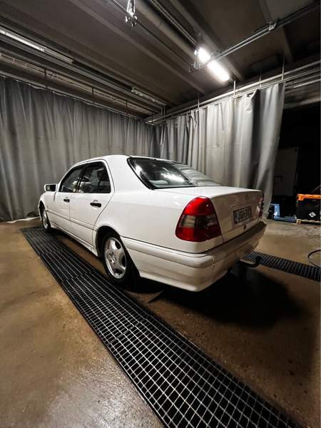 Mercedes-Benz C Kempele - valokuva 3