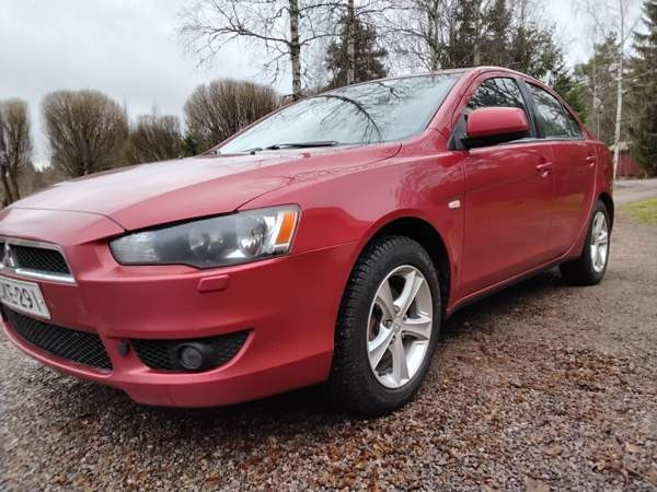 Mitsubishi Lancer Раума - изображение 3