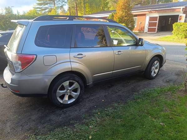 Subaru Forester Joensuu - valokuva 5