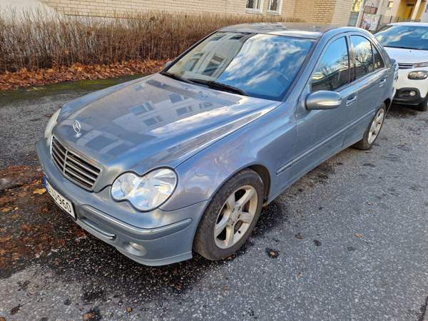 Mercedes-Benz 200 Espoo - valokuva 1