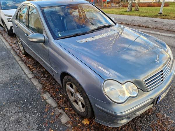 Mercedes-Benz 200 Espoo - valokuva 2
