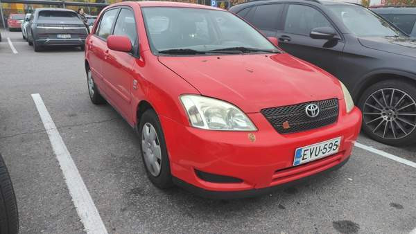 Toyota Corolla Луга - изображение 1