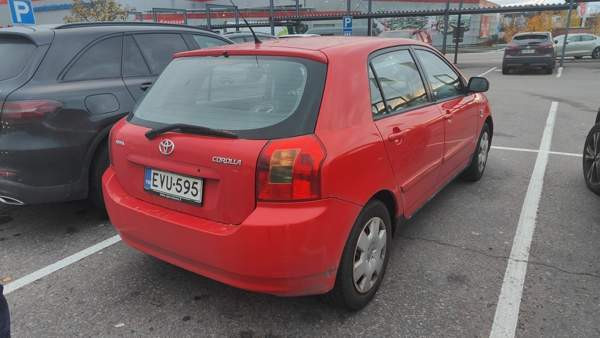 Toyota Corolla Луга - изображение 2